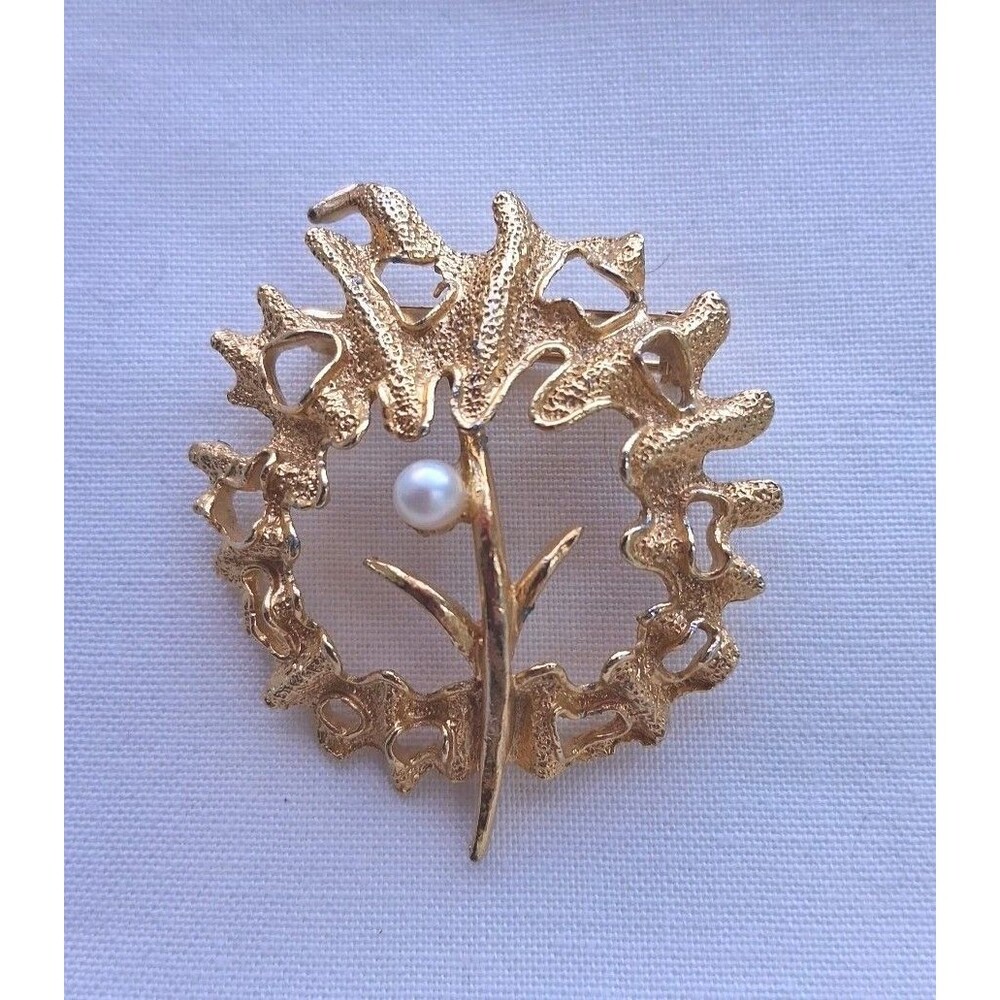 Vtg Gold Tone Flower Faux Pearl Brooch Pin